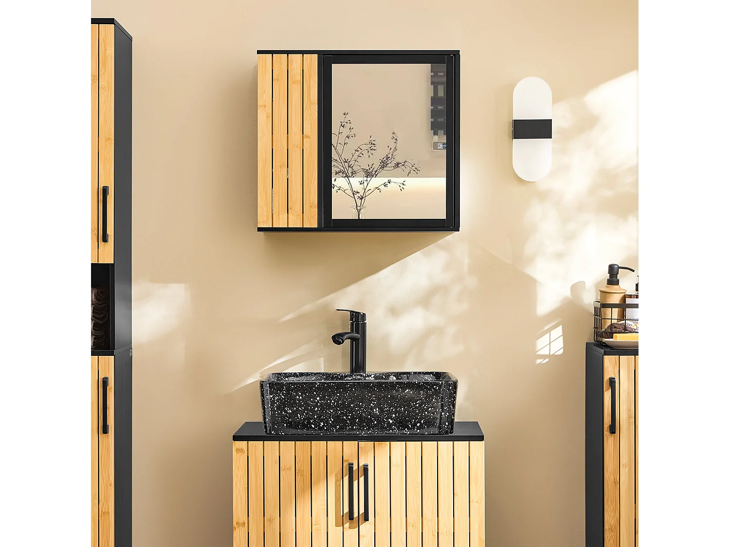 SoBuy BZR204-SCH - Badezimmer Wandschrank mit Spiegel und verstellbaren Ablagen L50cm x B20cm x H45cm