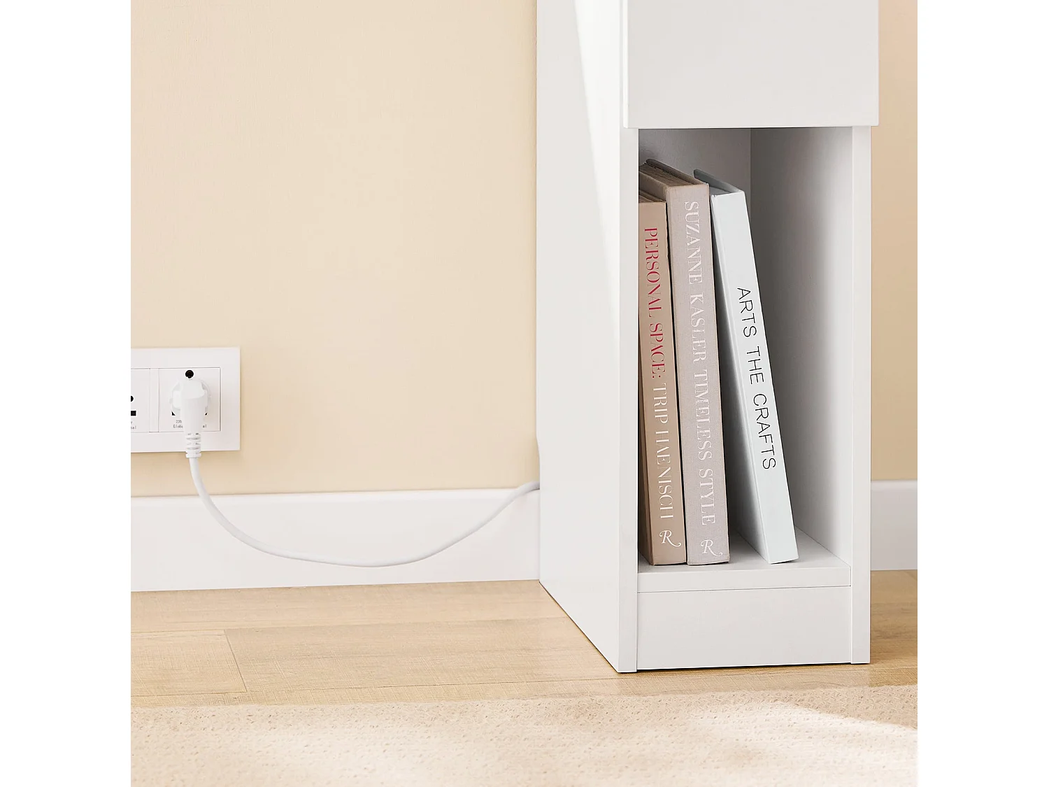 SoBuy FBT111-E-WN - Table de chevet étroite avec USB L35cm x L20cm x H60cm