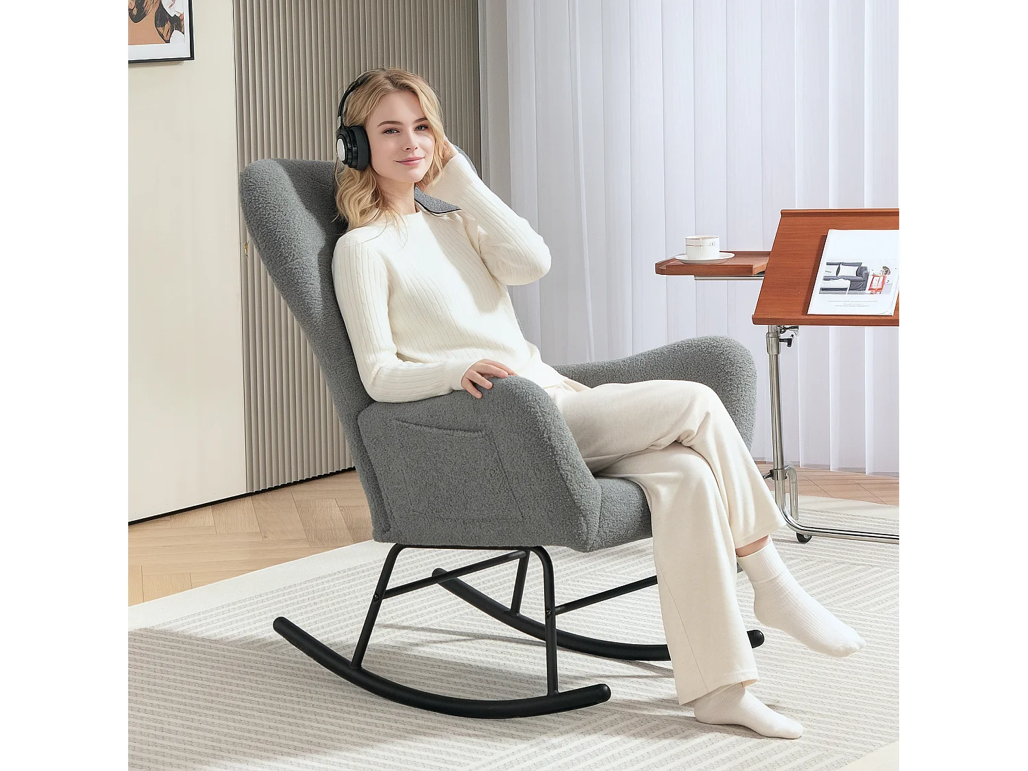 Fauteuil à bascule aspect velours Teddy,accoudoirs,fauteuil d'allaitement