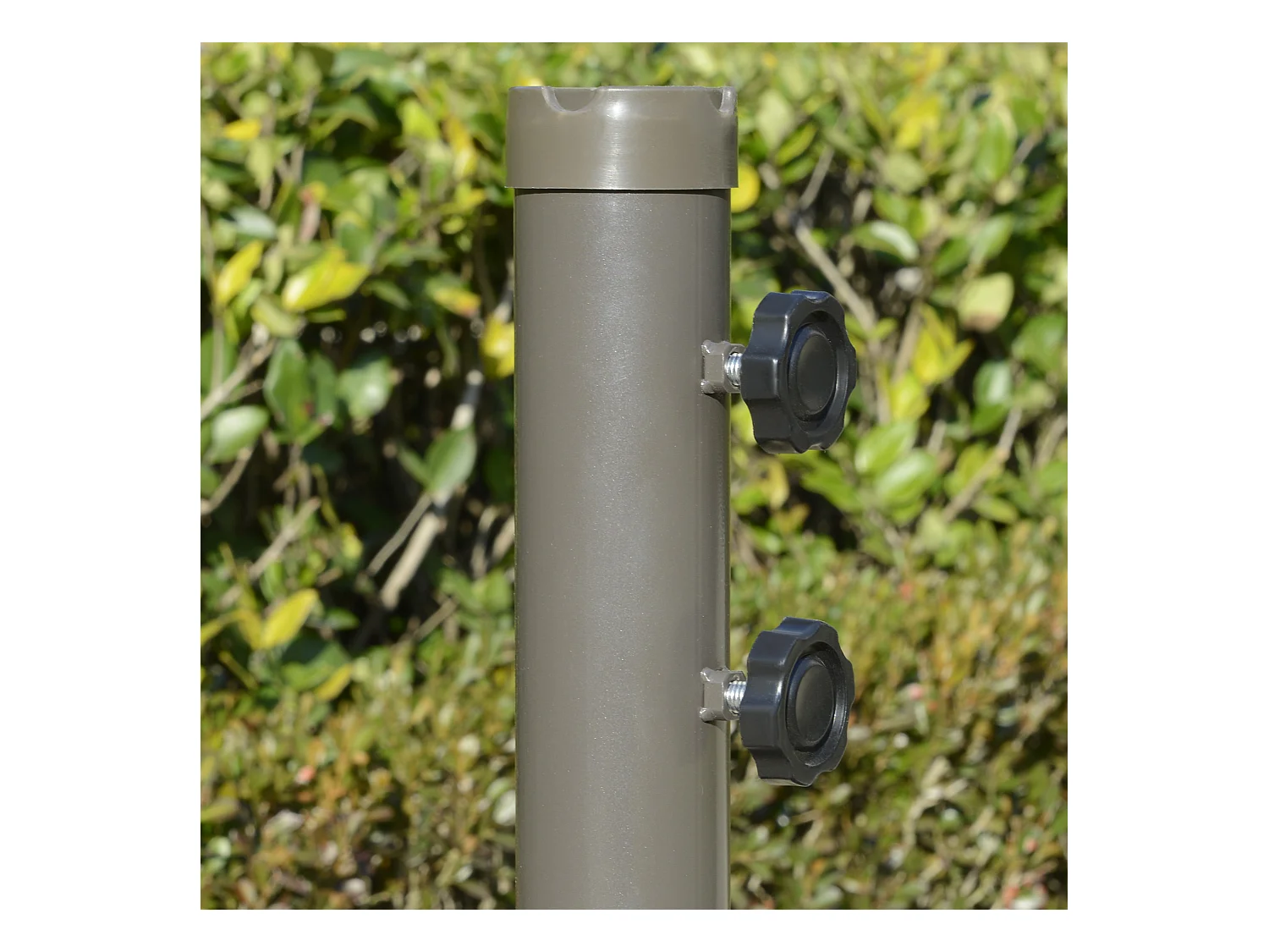 Ombrellone a braccio Ø 2,67 x 2,45 m, doppio telo con manovella, base a croce, acciaio