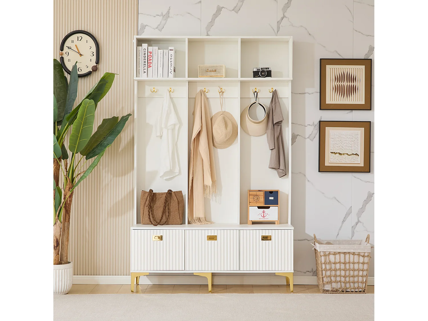 Appendiabiti bianco con 6 ganci dorati e 3 ante - panca contenitore e 3 scomparti aperti