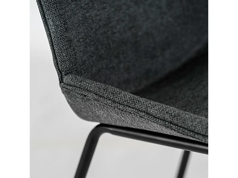 Set di 4 sedie da pranzo in tessuto grigio scuro "Sami" con gambe in metallo verniciato eleganti moderne