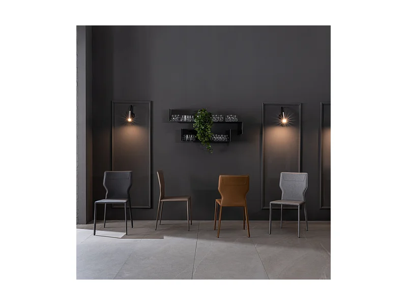 Set di 2 sedie in similcuoio grigio chiaro "Quito" moderne con gambe in metallo cm 44x56 86,5h