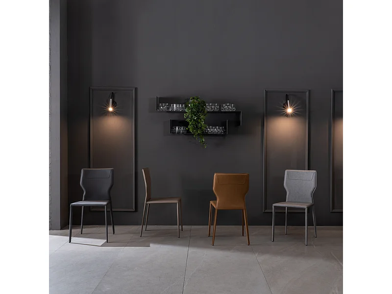 Set di 2 sedie in similcuoio grigio chiaro "Quito" moderne con gambe in metallo cm 44x56 86,5h