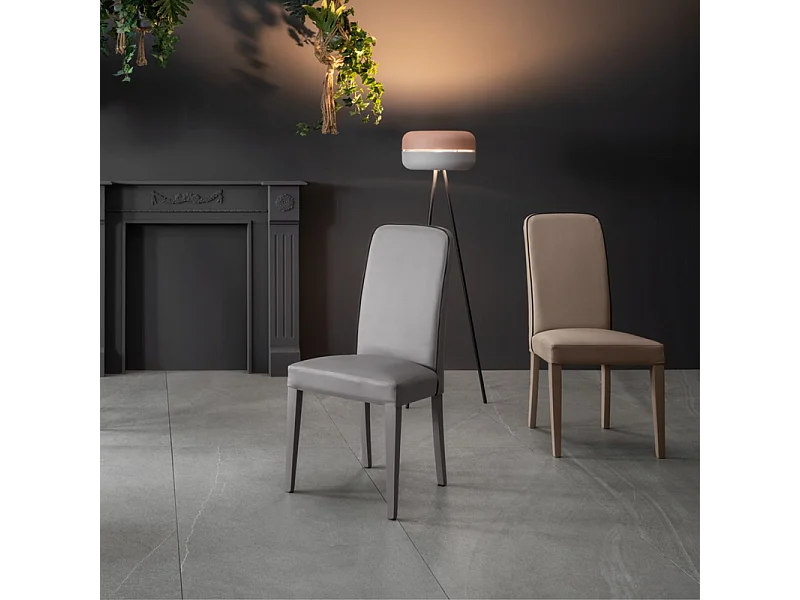 Zestaw 4 nowoczesnych krzeseł do salonu "Gardenia" tapicerowanych w jasnoszarej skórze ekologicznej, 46x59 cm, 99h