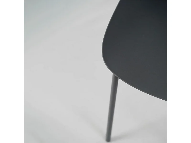 Lot de 4 chaises modernes en polypropylène gris "Azzurra" avec structure en métal peint pour salon