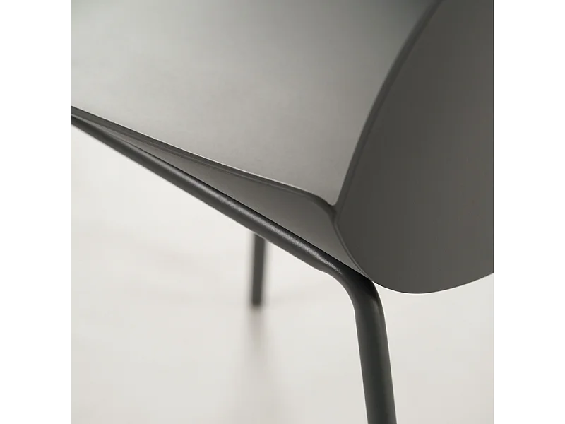 Lot de 4 chaises modernes en polypropylène gris "Azzurra" avec structure en métal peint pour salon