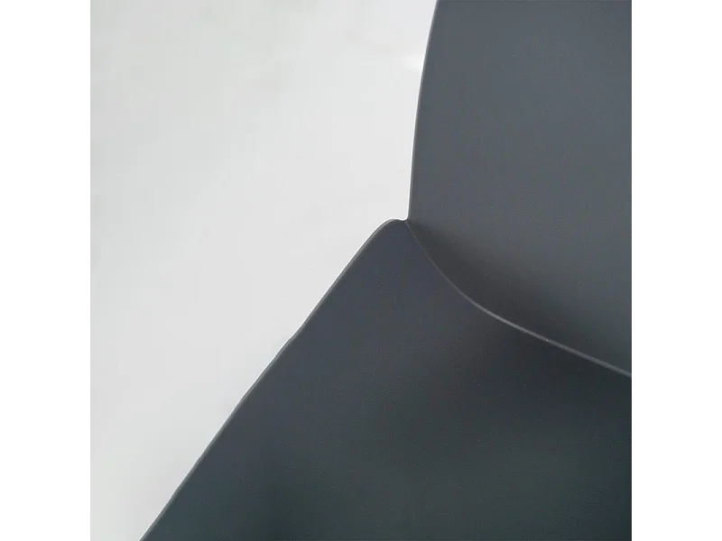 Lot de 4 chaises modernes en polypropylène gris "Azzurra" avec structure en métal peint pour salon