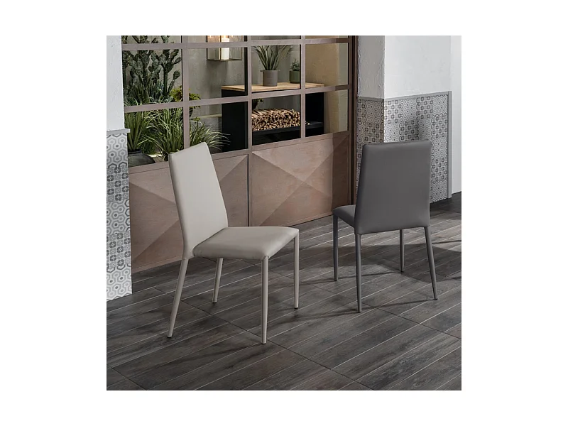 Set di 4 sedie imbottite "Lavanda" moderne in similpelle grigio chiaro da soggiorno impilabili cm 42x40 96h