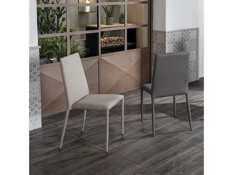 Set di 4 sedie imbottite "Lavanda" moderne in similpelle grigio chiaro da soggiorno impilabili cm 42x40 96h