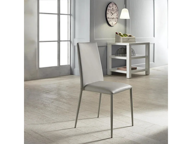 Set di 4 sedie imbottite "Lavanda" moderne in similpelle grigio chiaro da soggiorno impilabili cm 42x40 96h