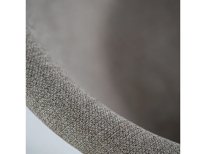 Ensemble de 4 chaises élégantes et modernes « Orchidée » en tissu gris tourterelle avec structure en métal peint