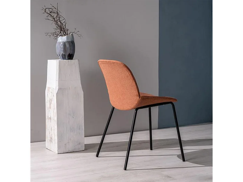 Set di 4 sedie da pranzo in tessuto ruggine "Sami" con gambe in metallo verniciato eleganti moderne