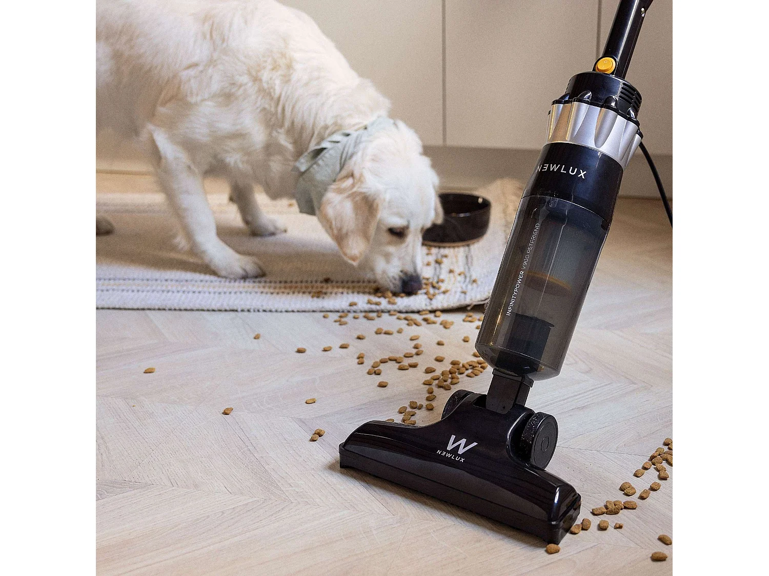 Aspirador Escoba  InfinityPower V900 Petfriend Negro - Newlux