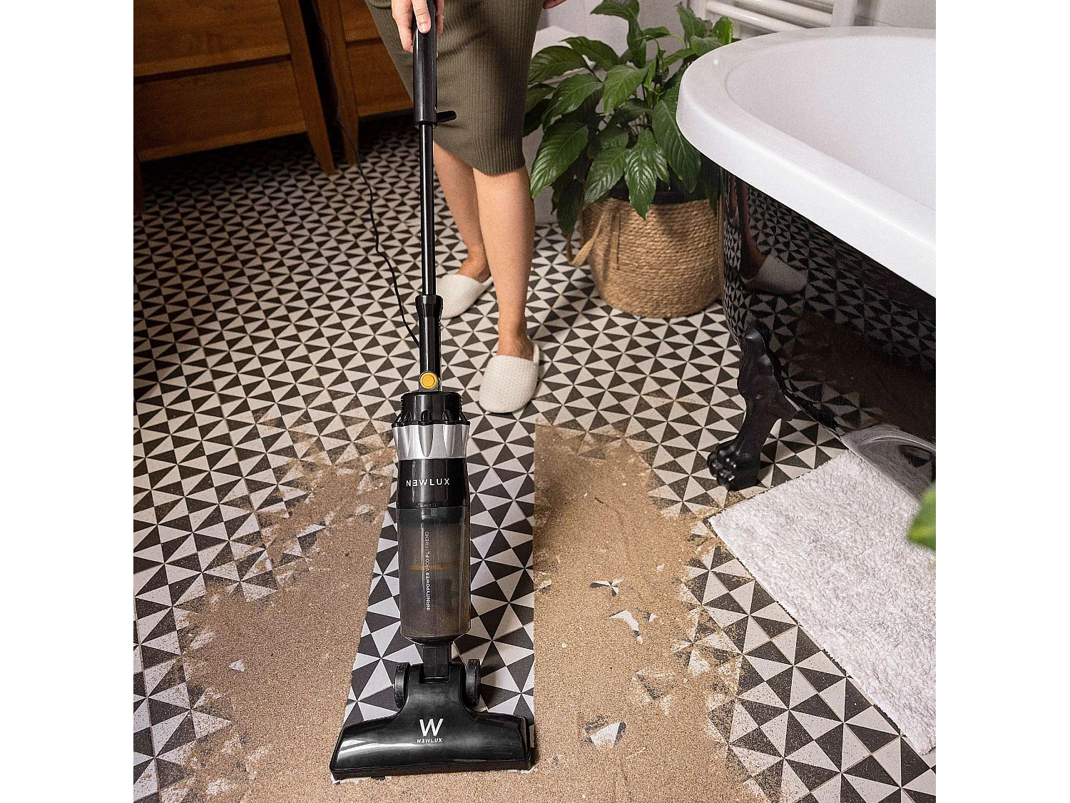 Aspirador Escoba  InfinityPower V900 Petfriend Negro - Newlux