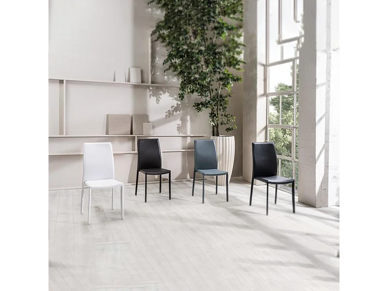 Set di 4 sedie da pranzo in similcuoio nero "Fiordaliso" vintage impilabili cm 41x42 95h