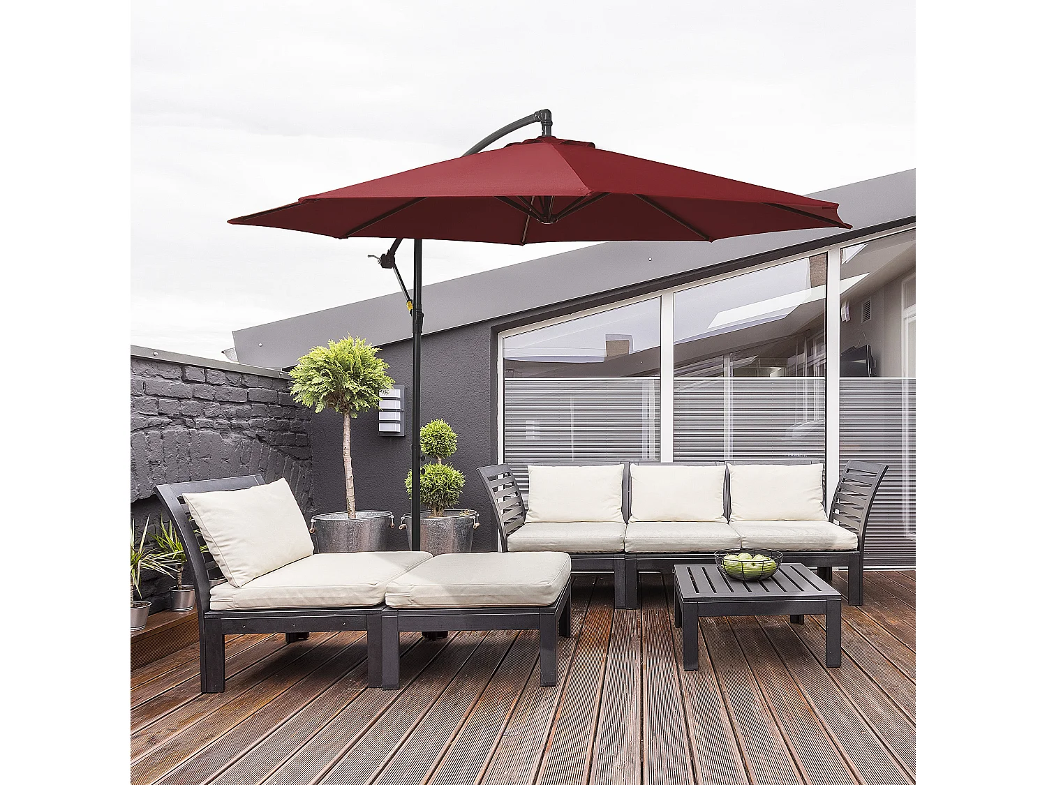 Parasol déporté octogonal inclinable manivelle pied acier Ø 3 x 2,5H m bordeaux