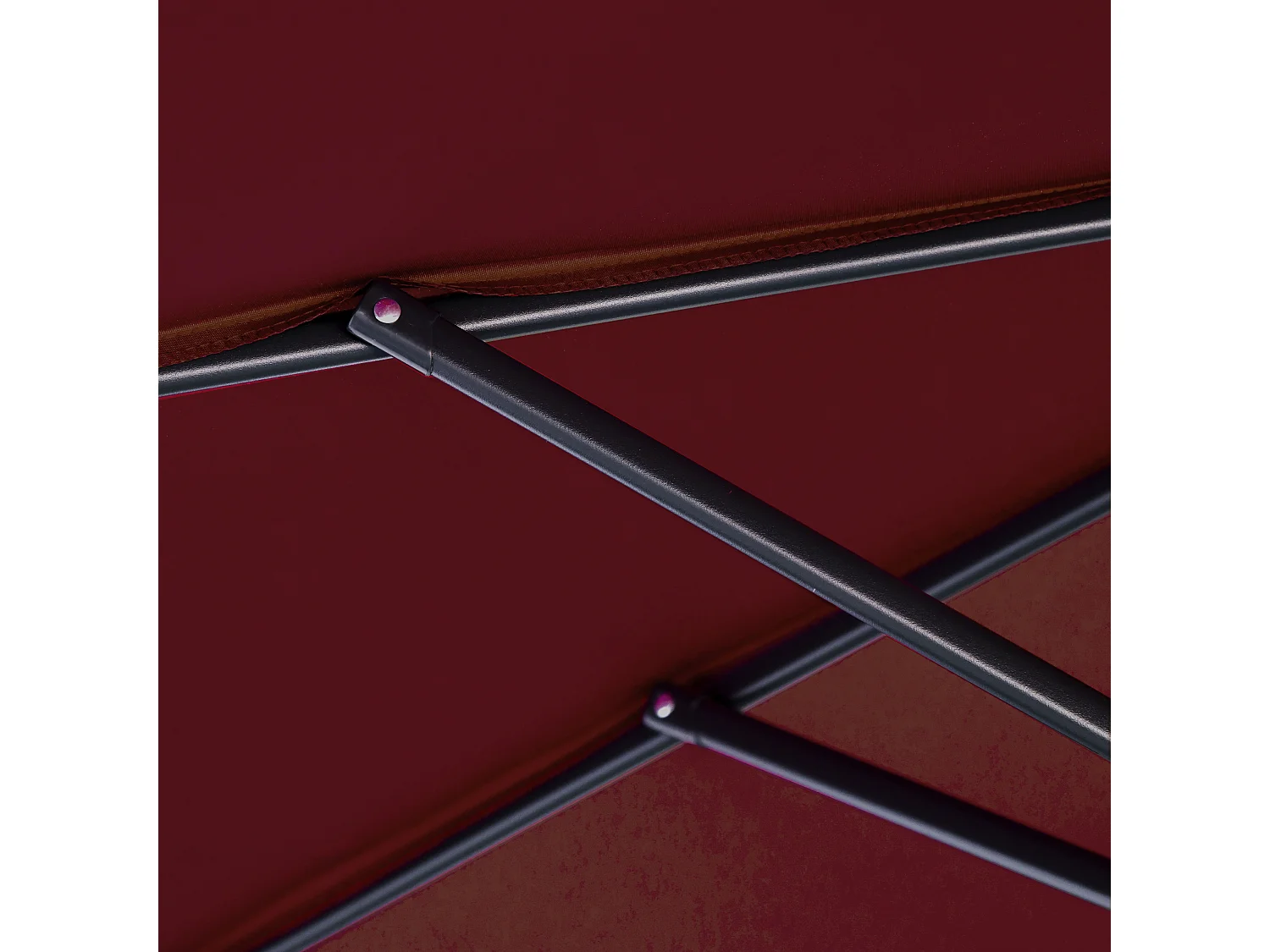 Parasol déporté octogonal inclinable manivelle pied acier Ø 3 x 2,5H m bordeaux