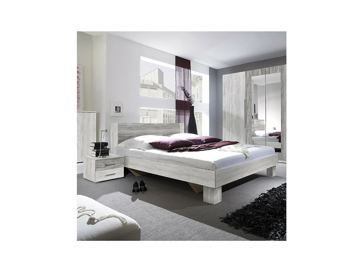 Volwassen bed 180x200 uit de IRINA collectie. Geïntegreerde nachtkastjes. Kleuren lichtgrijs en donkergrijs.