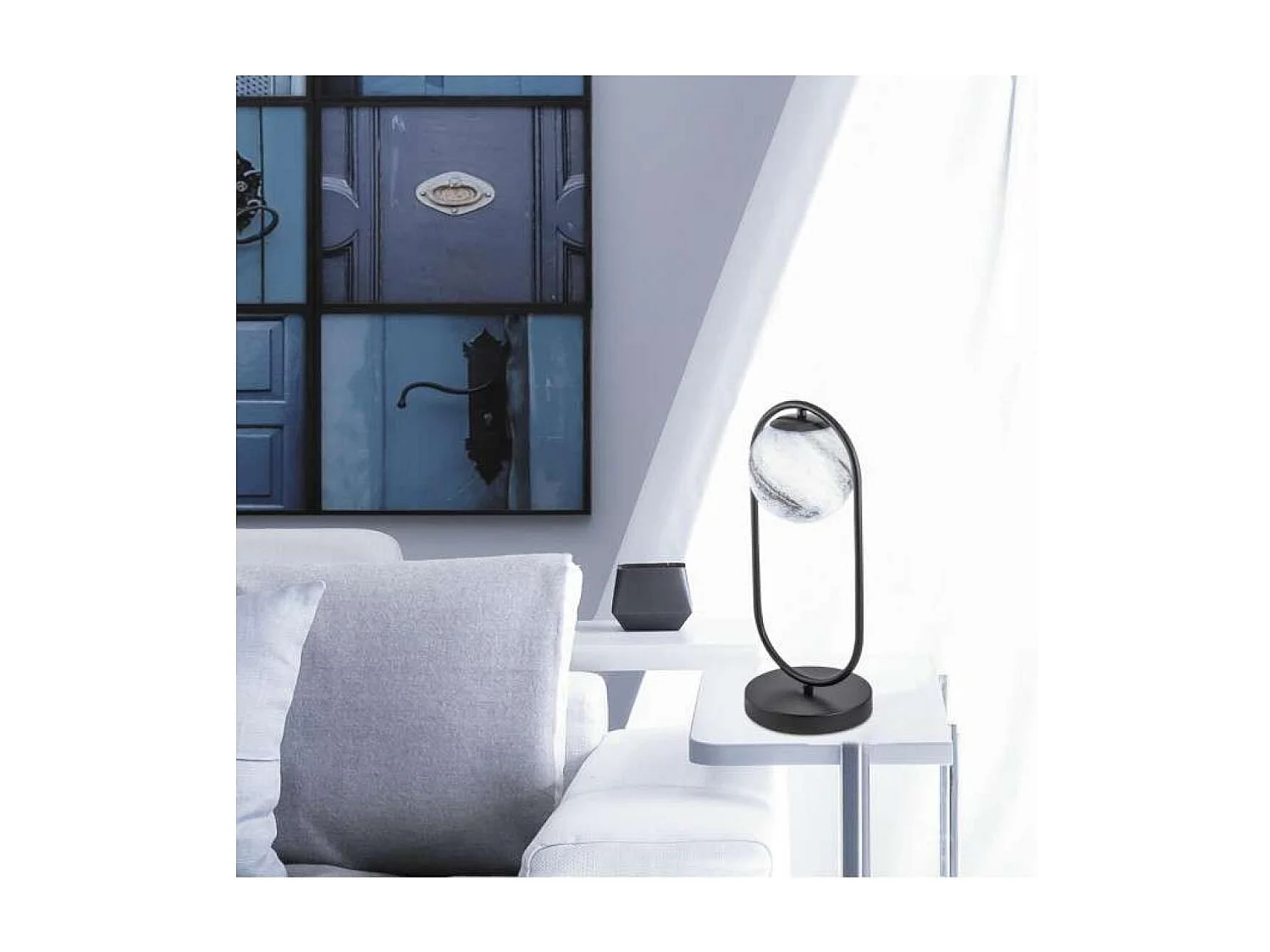 Sobremesa Hortensia en acabado negro 45cm(alto) 20cm(ancho) 20cm(largo)