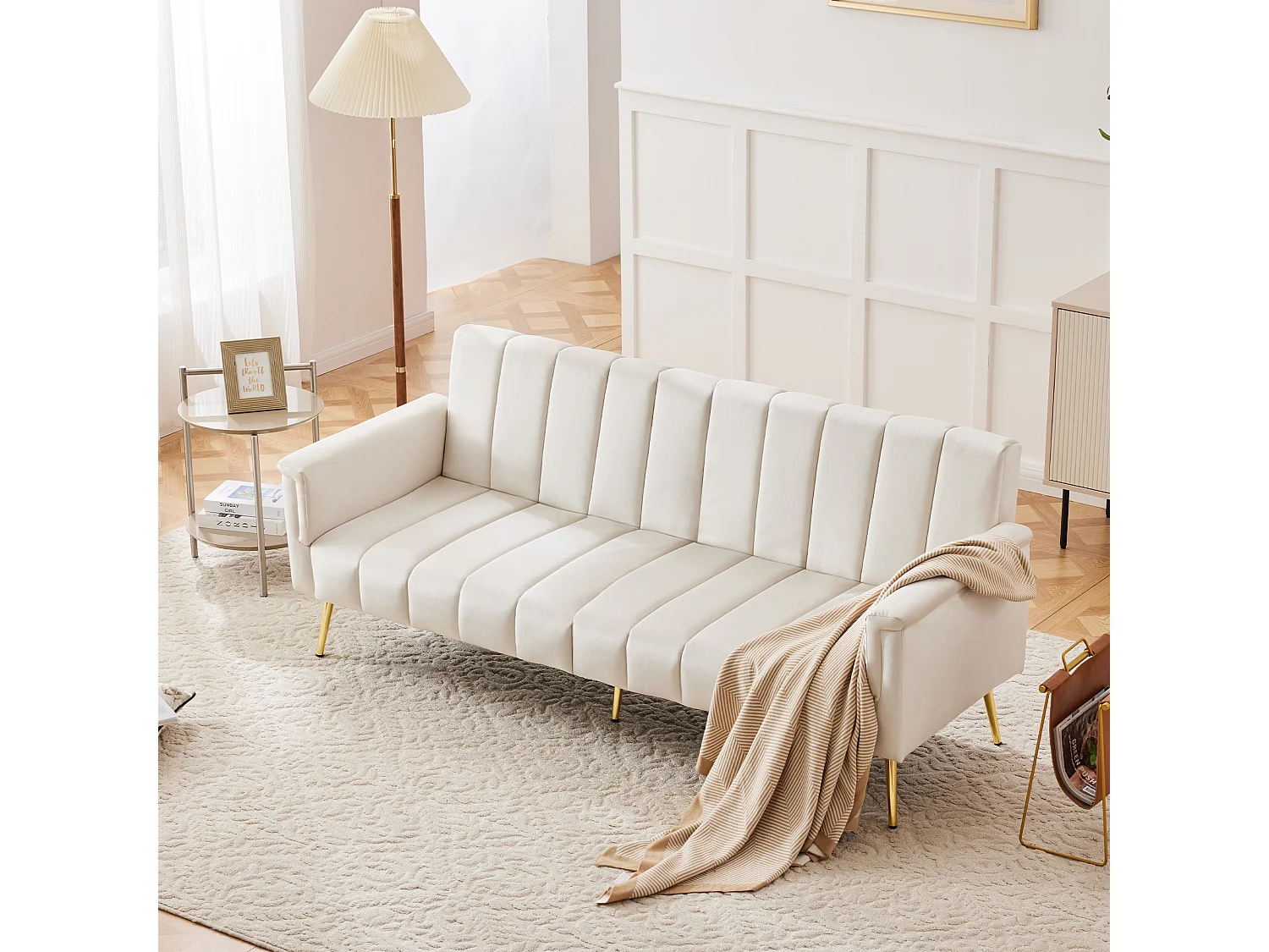 Modernes beiges Samtsofa mit verstellbarer Rückenlehne und Armlehnen – für Wohnzimmer, Schlafzimmer oder Heimkino