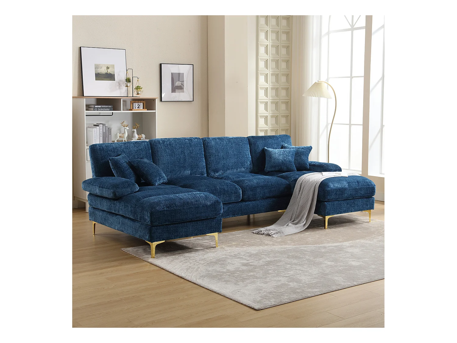 Niebieska sofa w kształcie litery U z szenili, tapicerowana, z poduszkami i poduszkami dekoracyjnymi, do salonu i sypialni