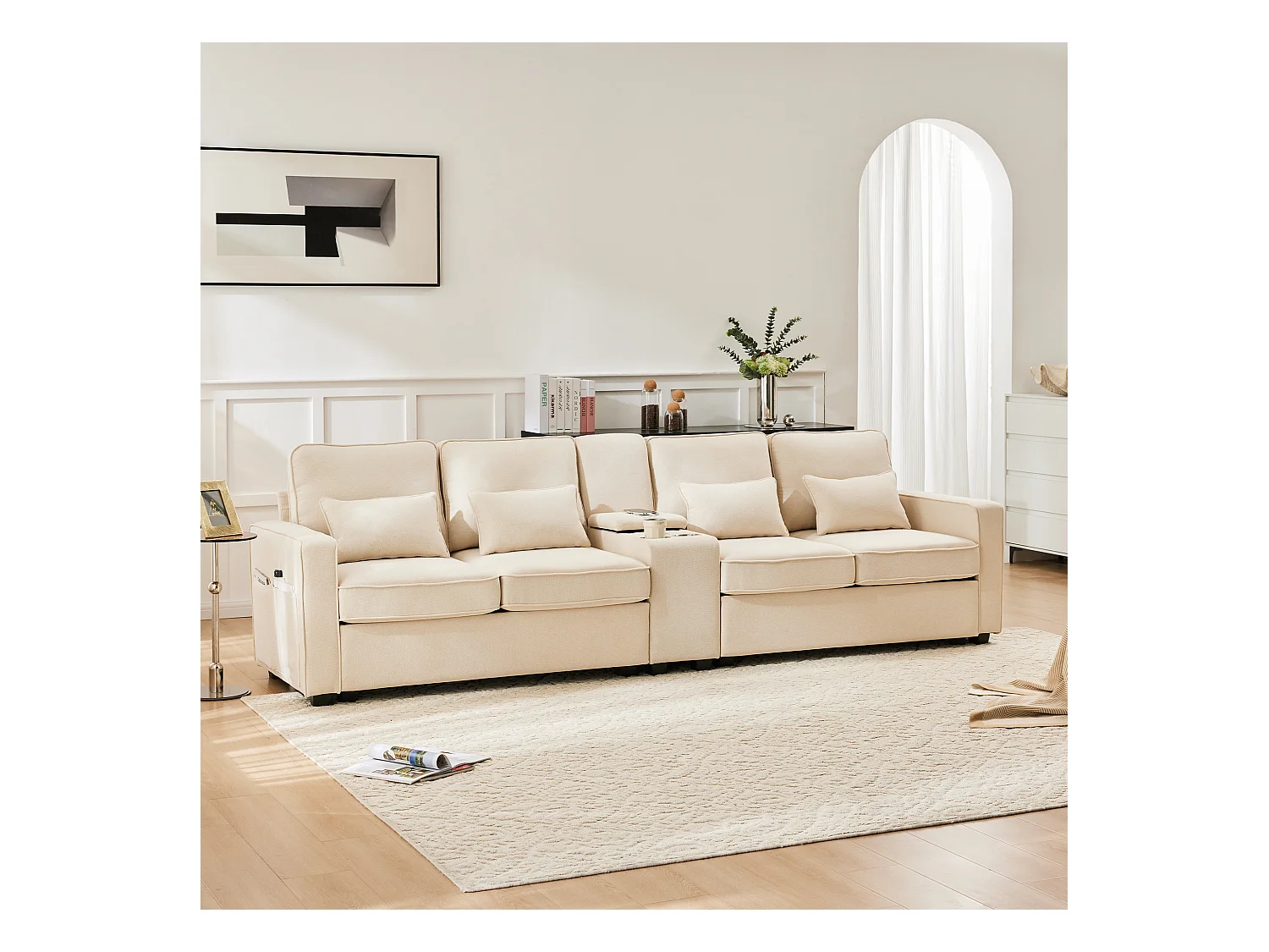 Canapé 4 places en lin beige avec ports USB, console et porte-gobelets – avec coussins et accoudoirs, pour salon ou bureau