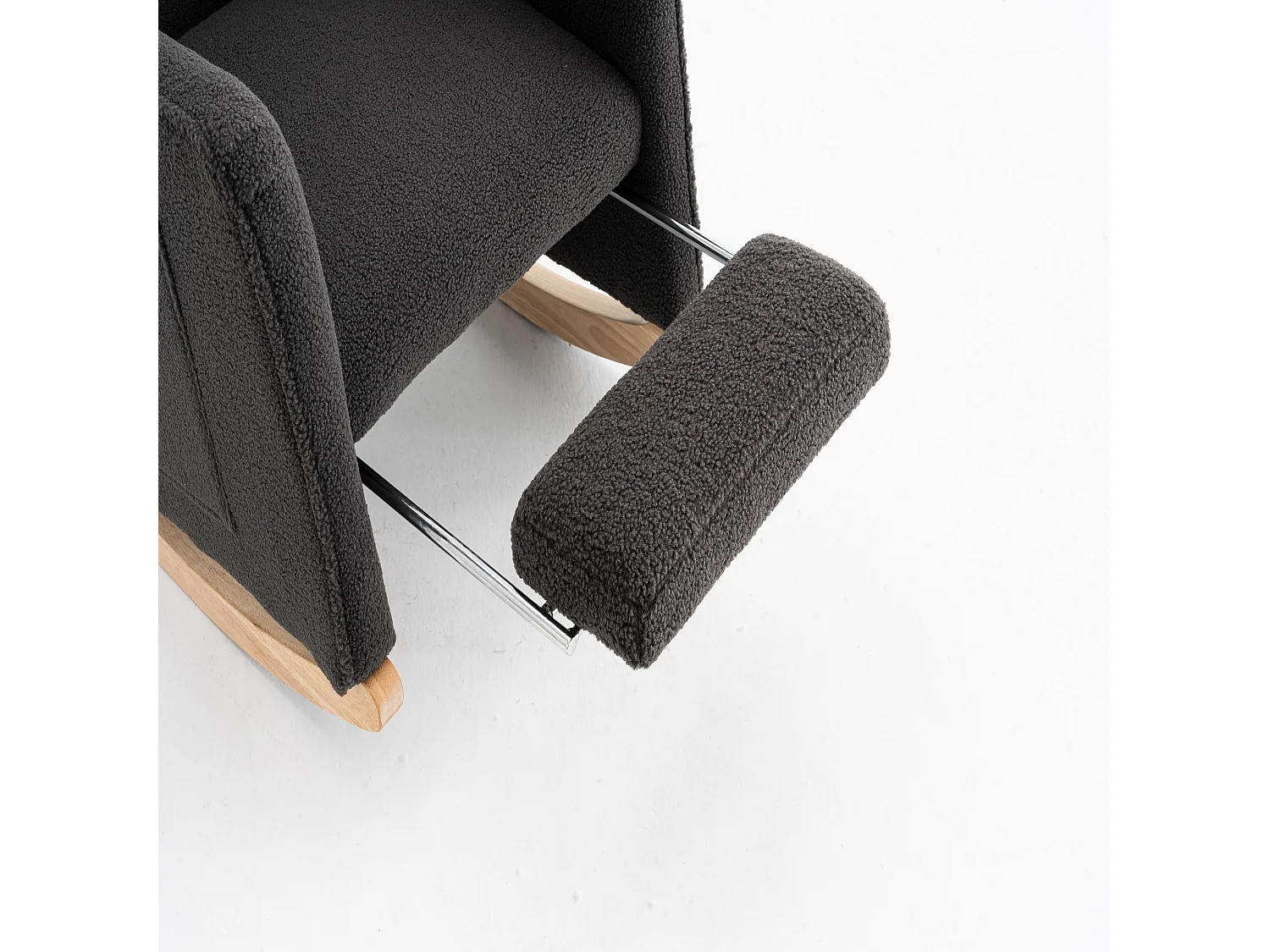 Schommelstoel voor de woonkamer, donkergrijs pluche, schommelstoel met uitschuifbare voetensteun, houten frame