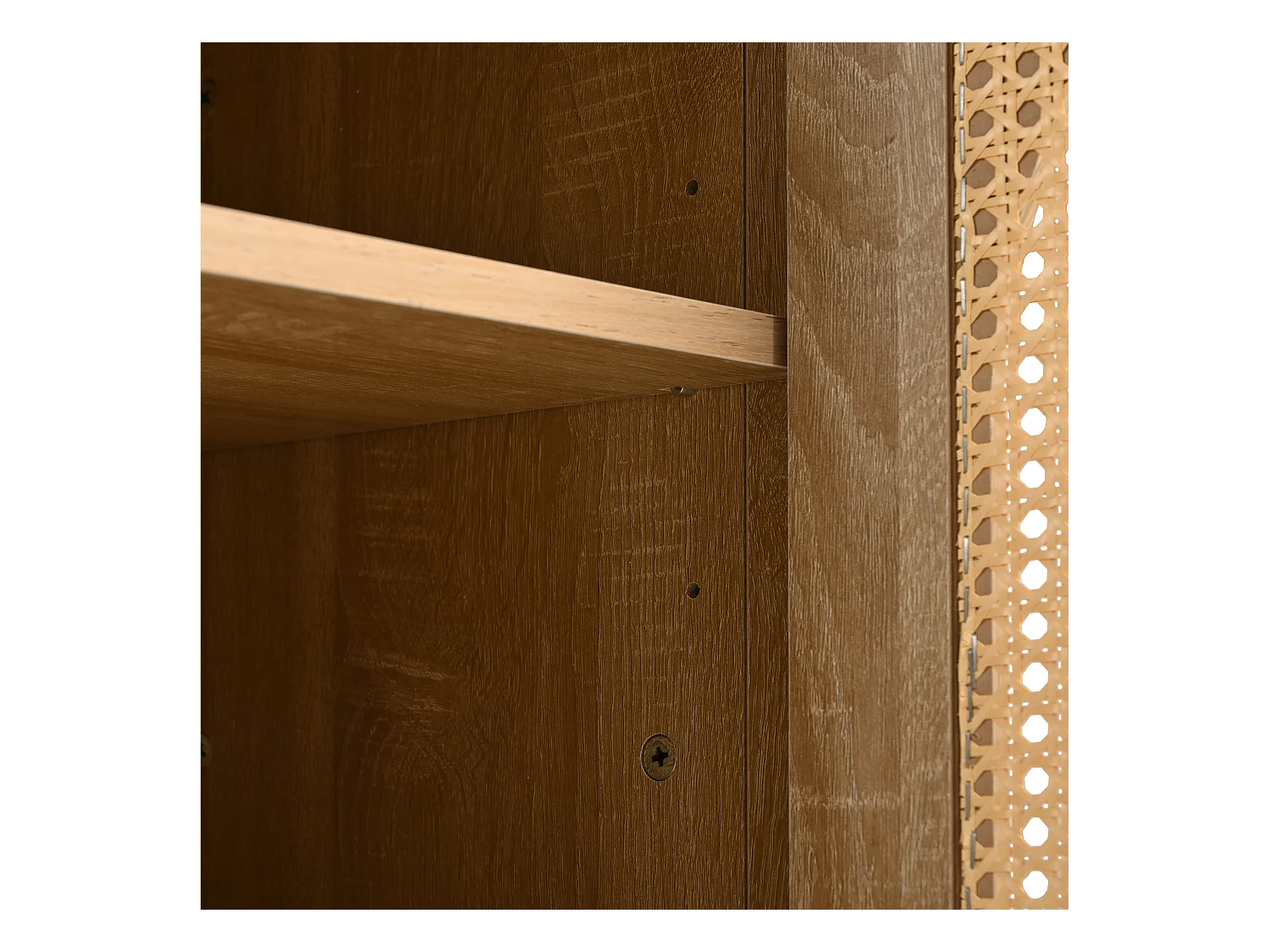 Holzfarbenes Sideboard mit 4 Rattantüren und verstellbaren Einlegeböden, Metallgriffe, für Wohn- und Esszimmer