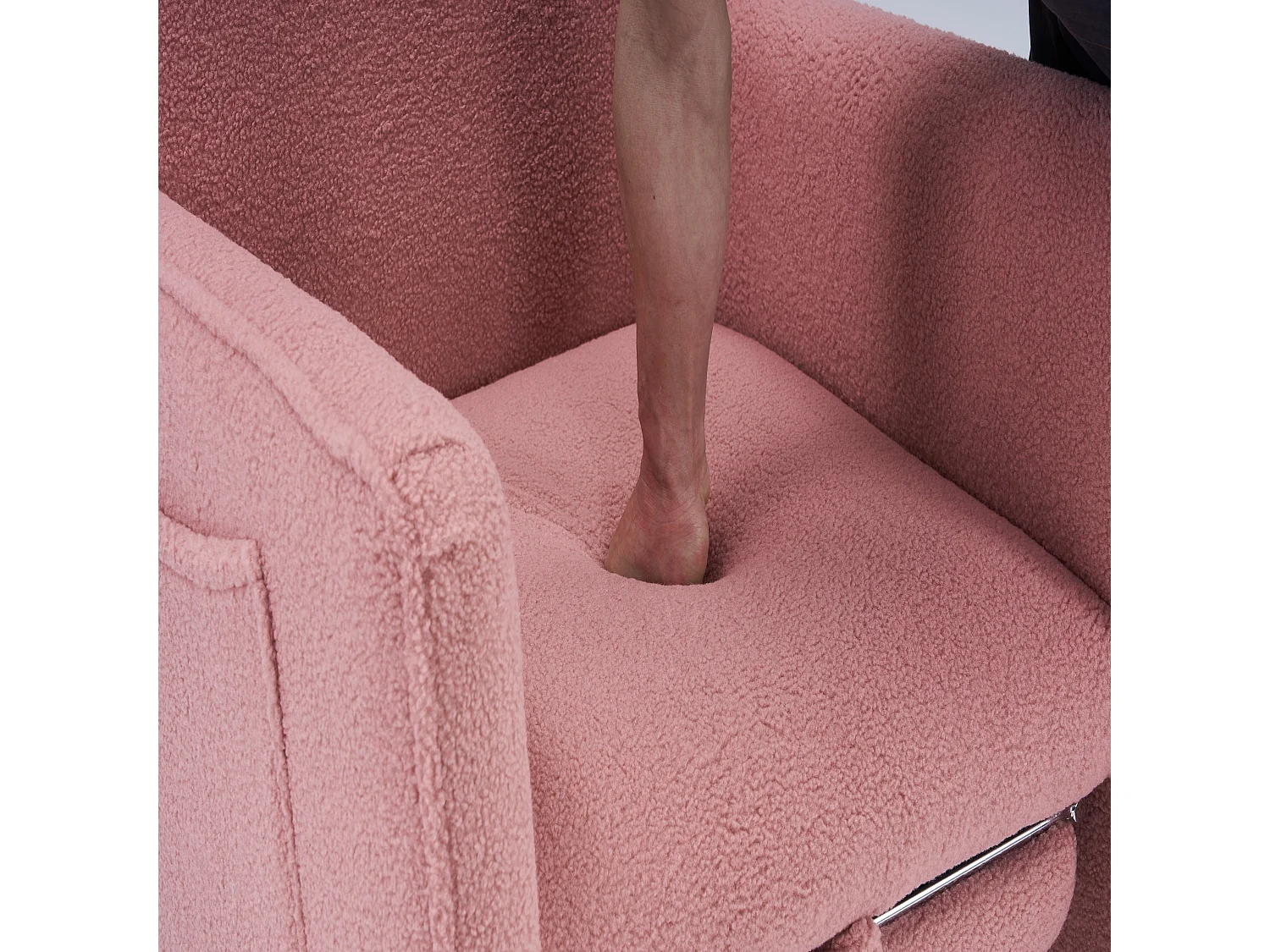 Wohnzimmer-Schaukelstuhl, rosa Plüsch, Schaukelstuhl mit einziehbarer Fußstütze, Holzgestell