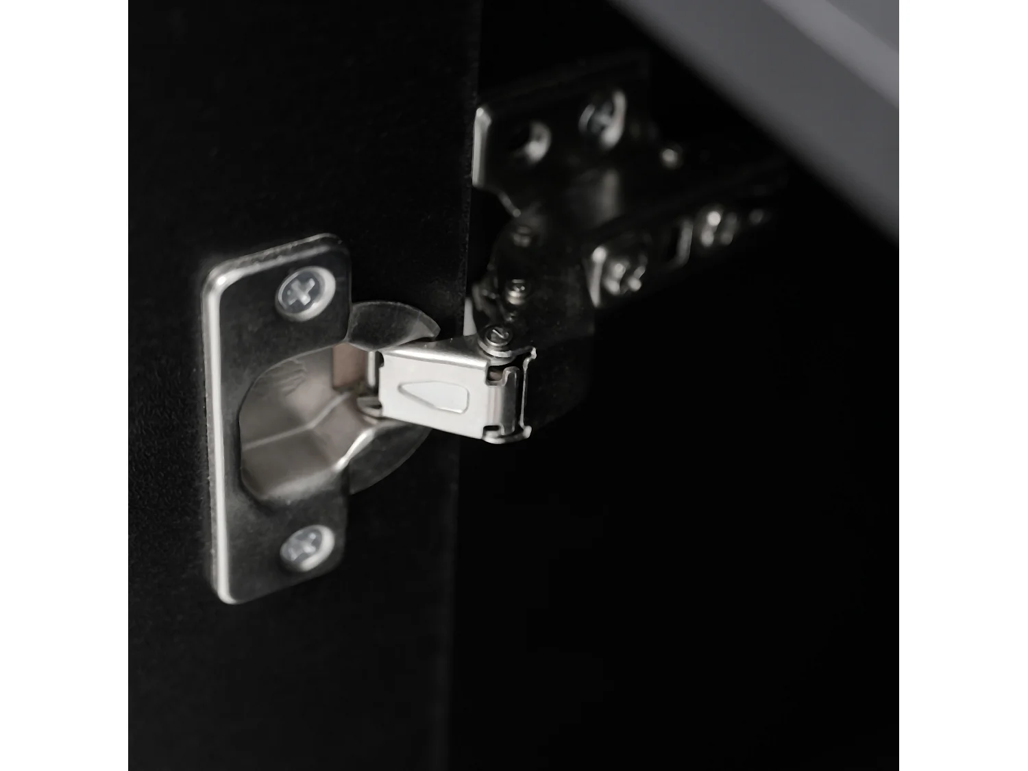 Niedriges Sideboard, schwarzes Sideboard mit 3 Schubladen und 2 Türen, Metallbeine, für Wohn- und Esszimmer