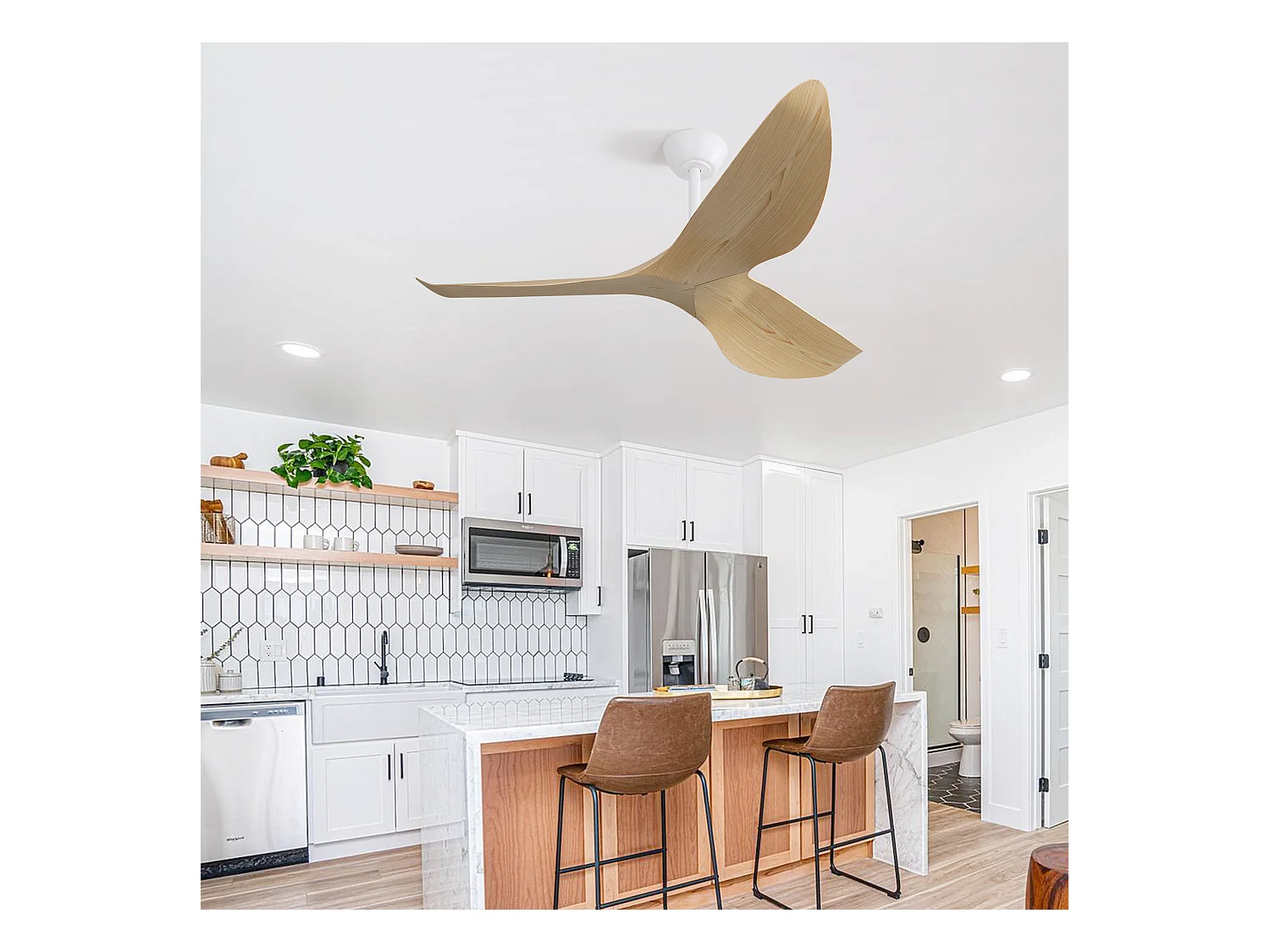 Ventilateur de plafond 52" - Avec télécommande 6 vitesses - 3 pales en ABS - Couleur bois