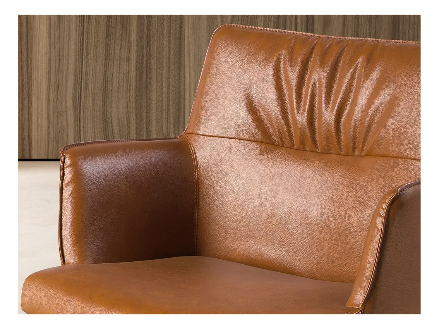Chaise pivotante en simili-cuir marron cognac 4193 ANGEL CERDA