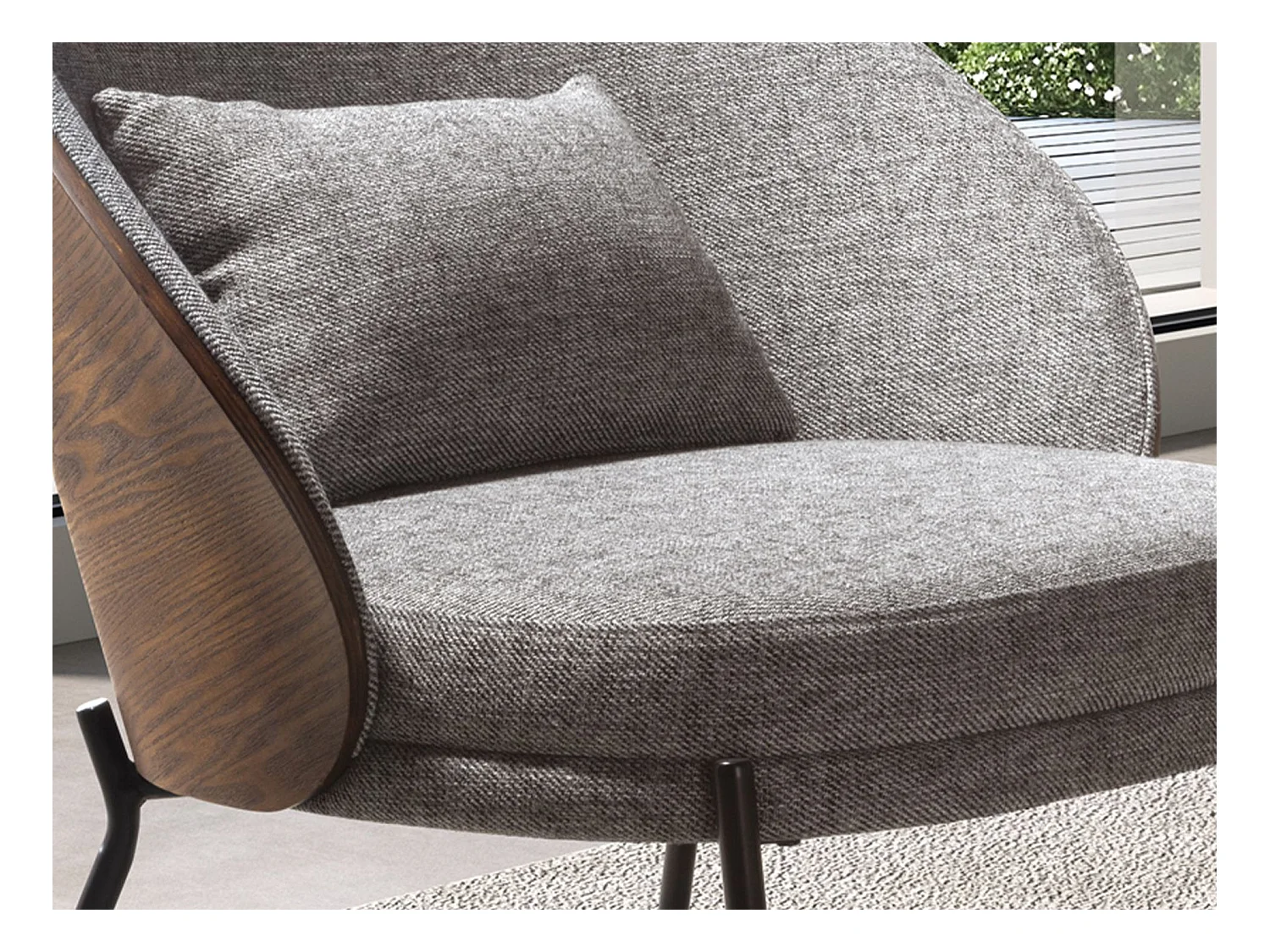 Sessel aus grauem und walnussfarbenem Stoff 5184 ANGEL CERDA