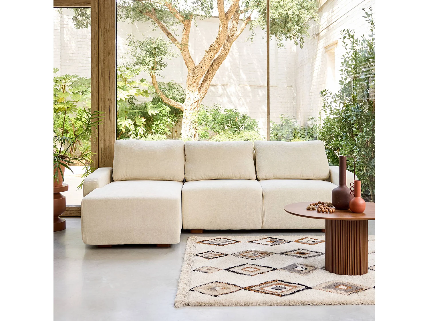 Divano angolare sinistro in tessuto semplice, 3 posti, bianco sporco