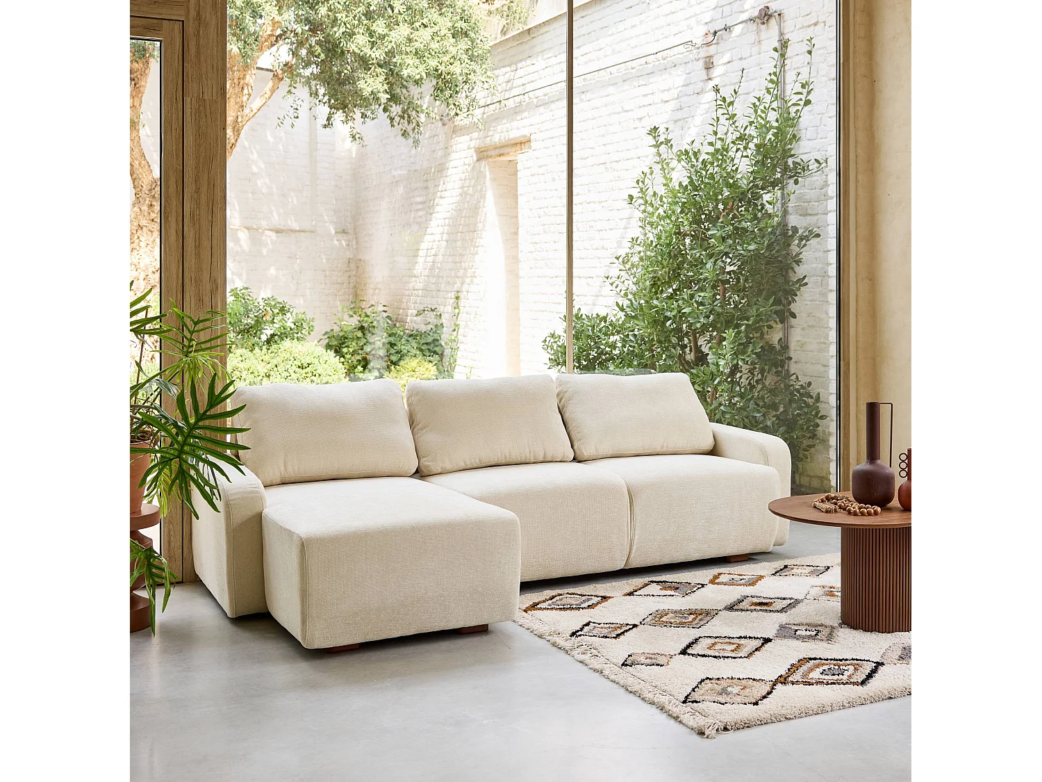 Divano angolare sinistro in tessuto semplice, 3 posti, bianco sporco