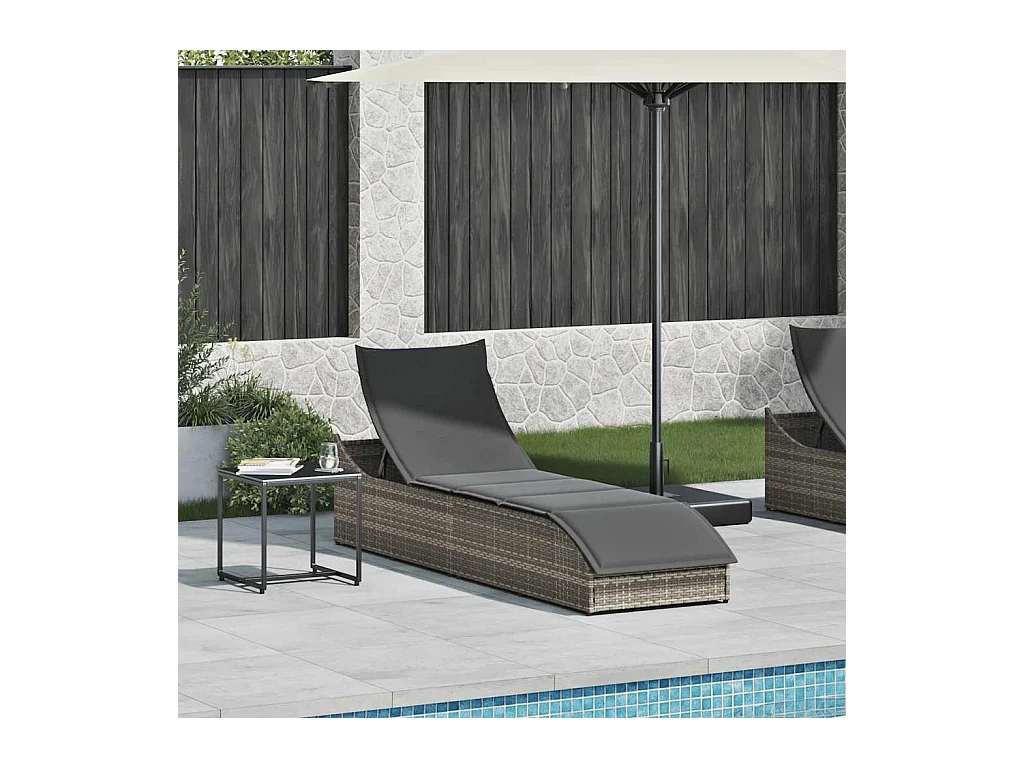 Chaise longue pliante coussin et rangement gris résine tressée