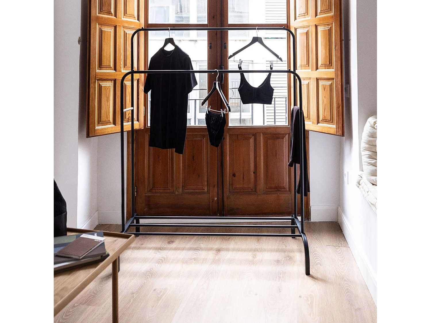 Perchero Burro  Hangy Duo 30 Negro - Newlux