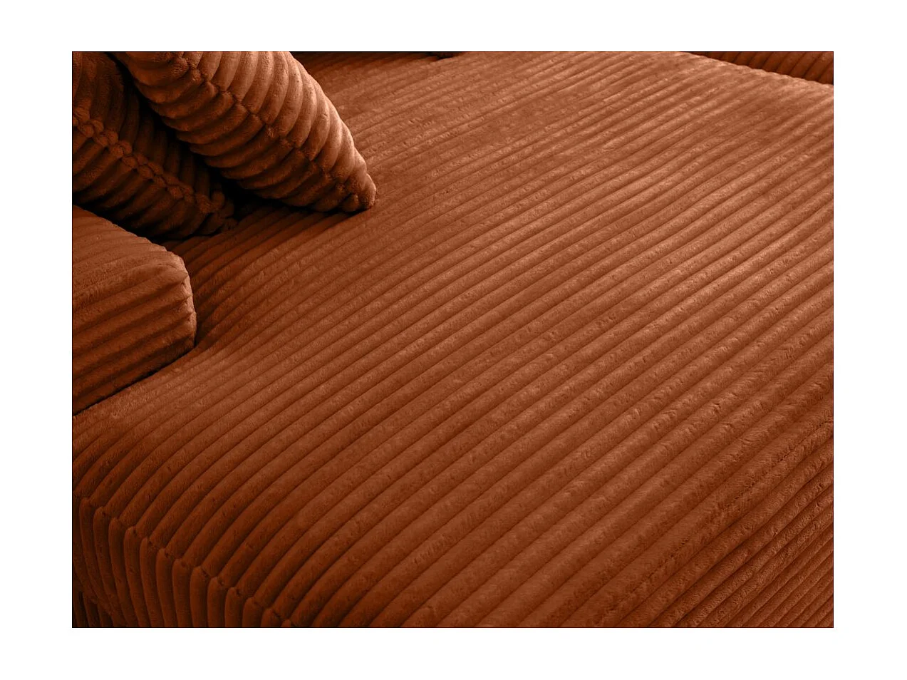 Canapé droit 4 places FLUFFY avec double méridienne et assise profonde en velours côtelé Terracotta