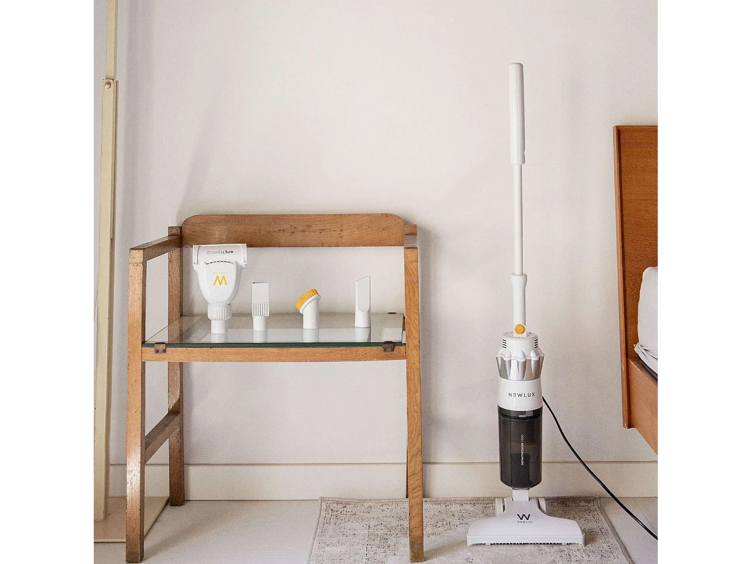 Aspirador Escoba  InfinityPower V900 Petfriend Blanco - Newlux