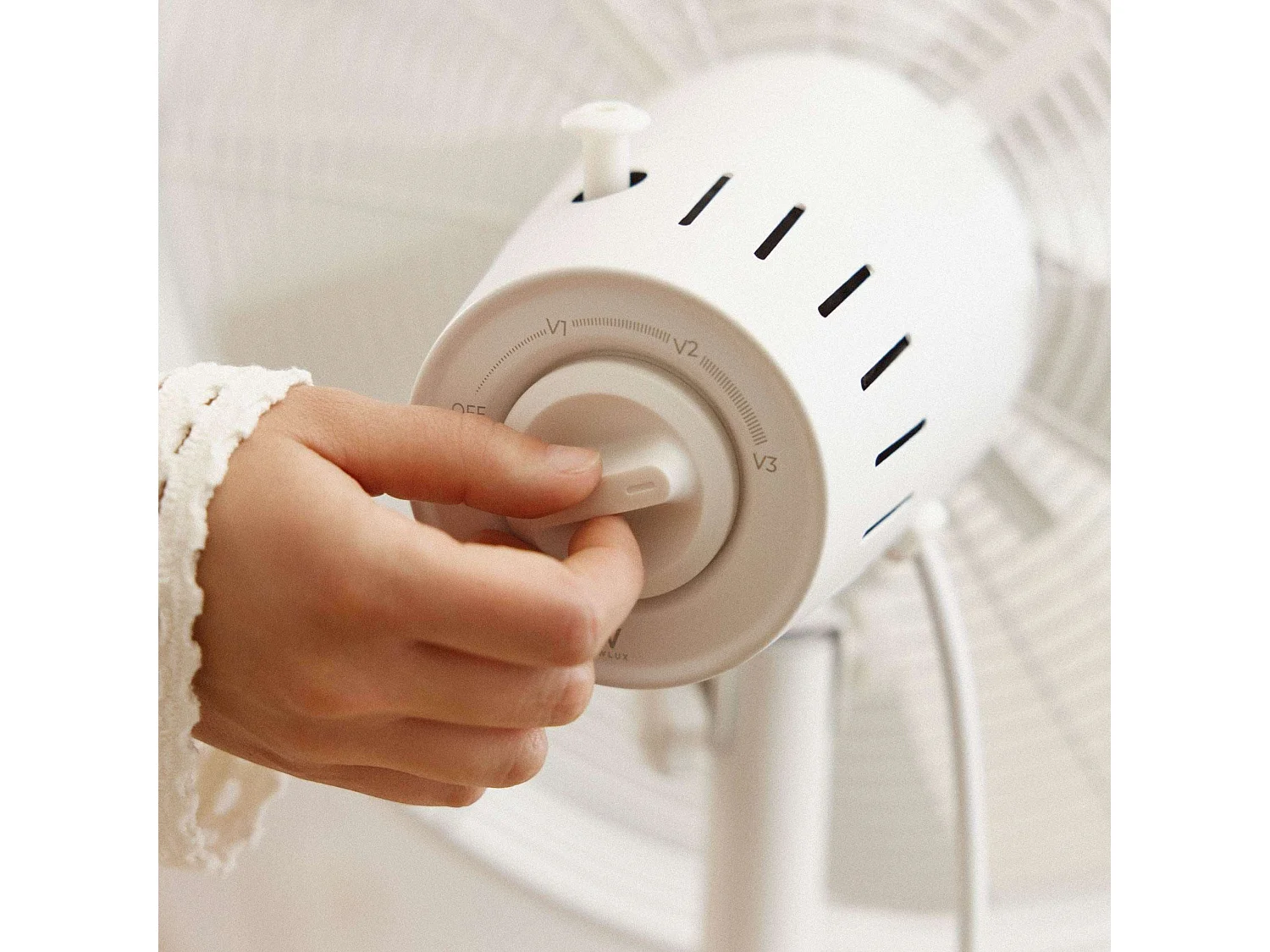 Ventilador de Pie  Tripod W3050 Blanco - Newlux