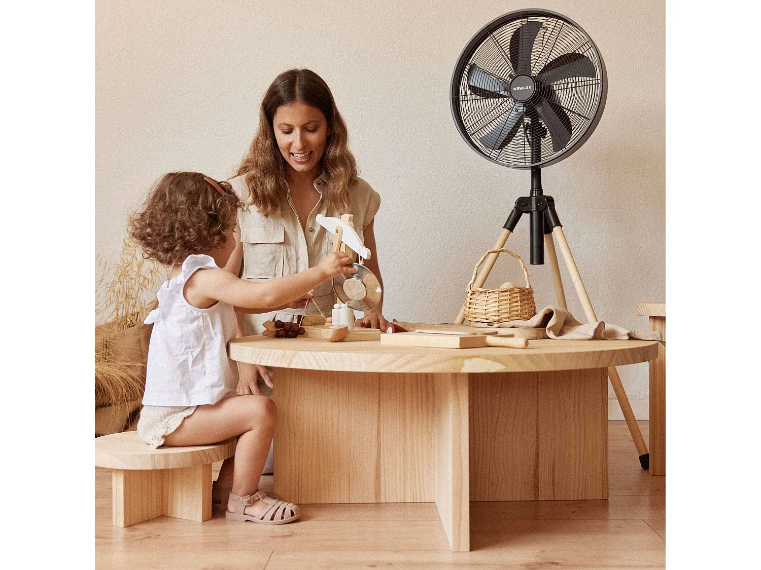 Ventilador de Pie  Tripod W3050 Negro - Newlux