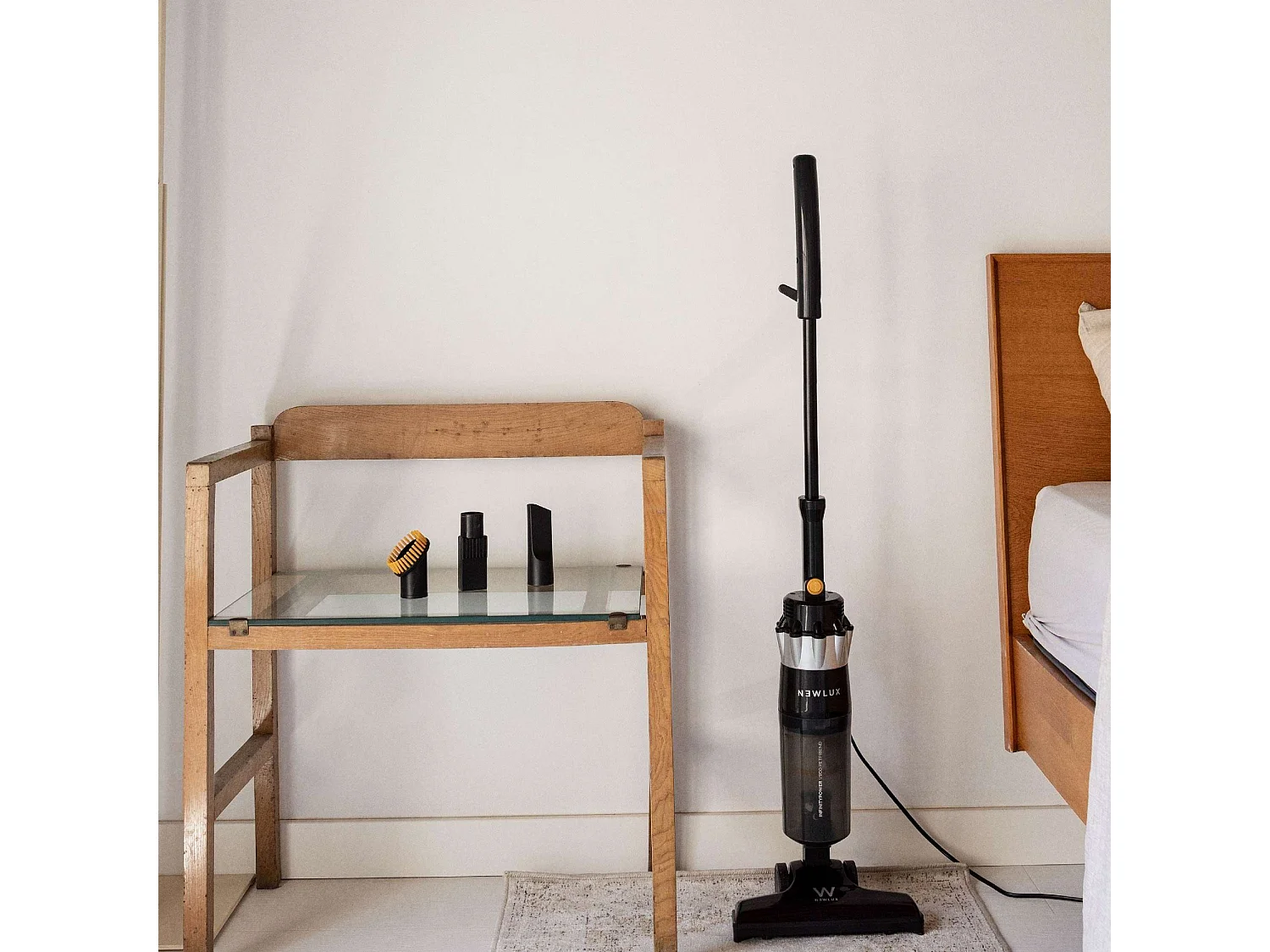 Aspirador Escoba  InfinityPower V900 Negro - Newlux