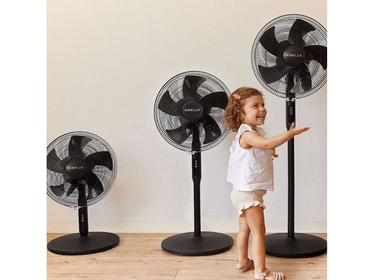 Ventilador de Pie  Smart W1050 Negro - Newlux