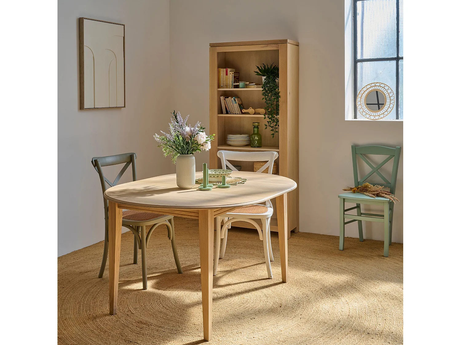 Table ronde extensible chêne blanchi 4/6 places D105 pieds fuseau - VICTORIA