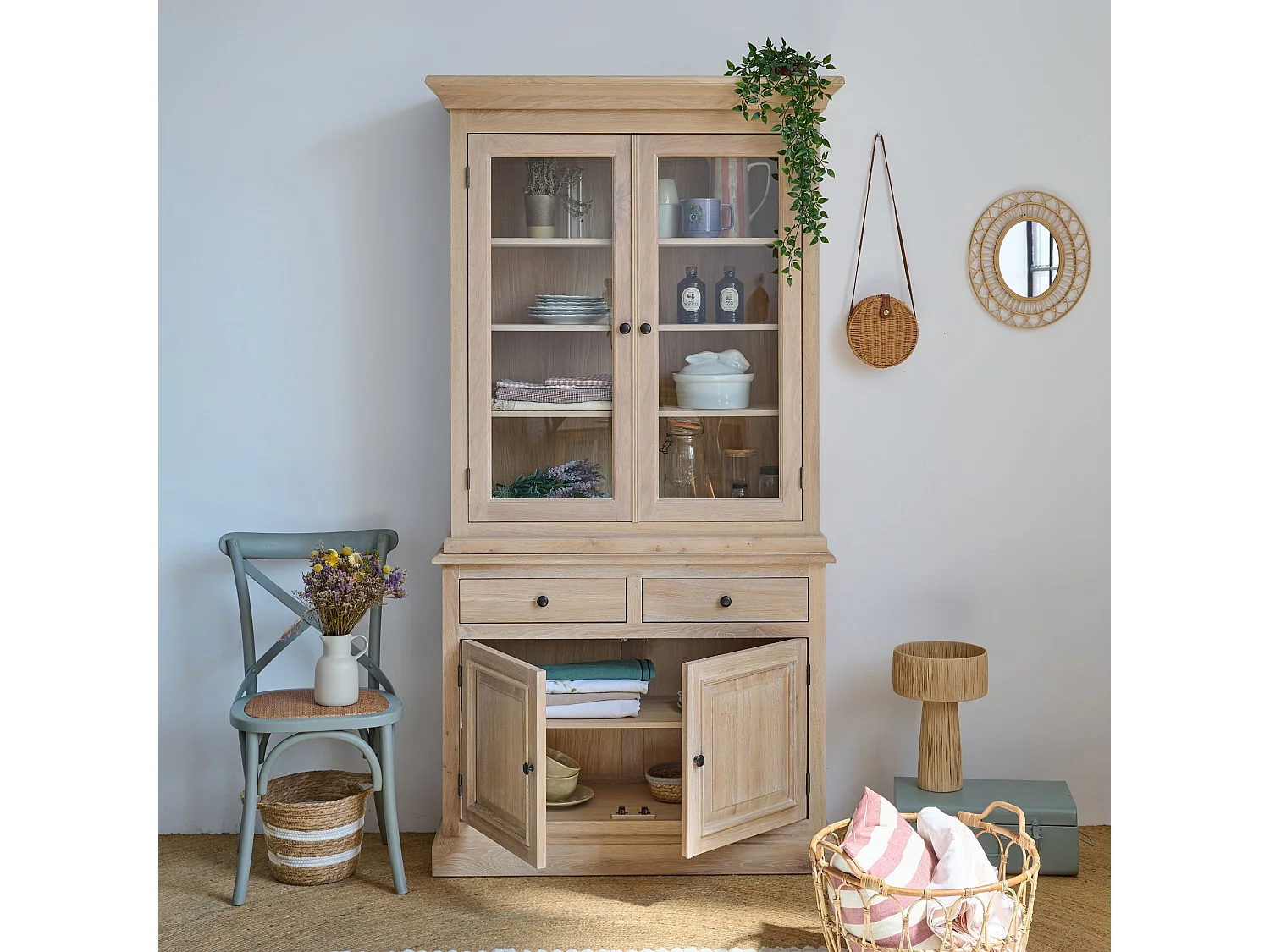 Vaisselier en chêne blanchi 2 portes vitrées 2 tiroirs 2 portes bois - VICTORIA