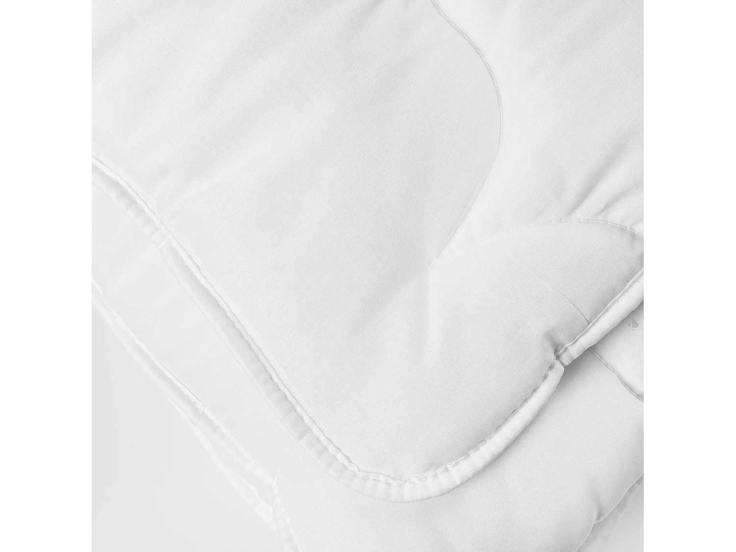 Couette tempérée 200x200 cm OLYMPE garnissage microfibre polyester 300 g/m2