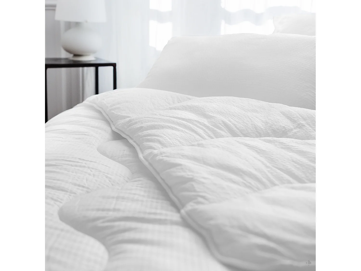 Couette tempérée 200x200 cm CARESSE garnissage polyester 375 g/m2