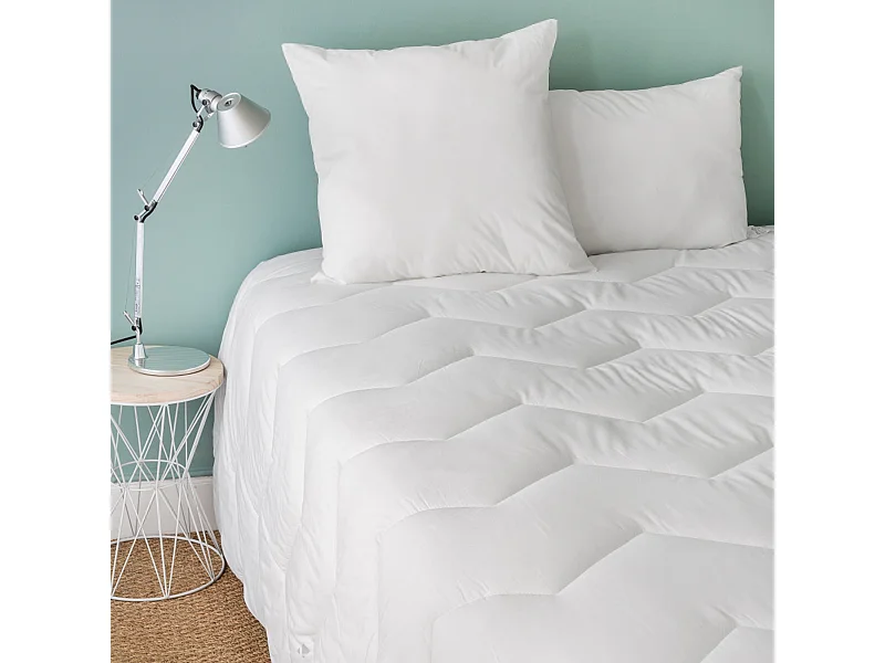 Couette tempérée 240x220 cm BAMBOU garnissage 50% viscose de bambou 50% polyester 300 g/m2