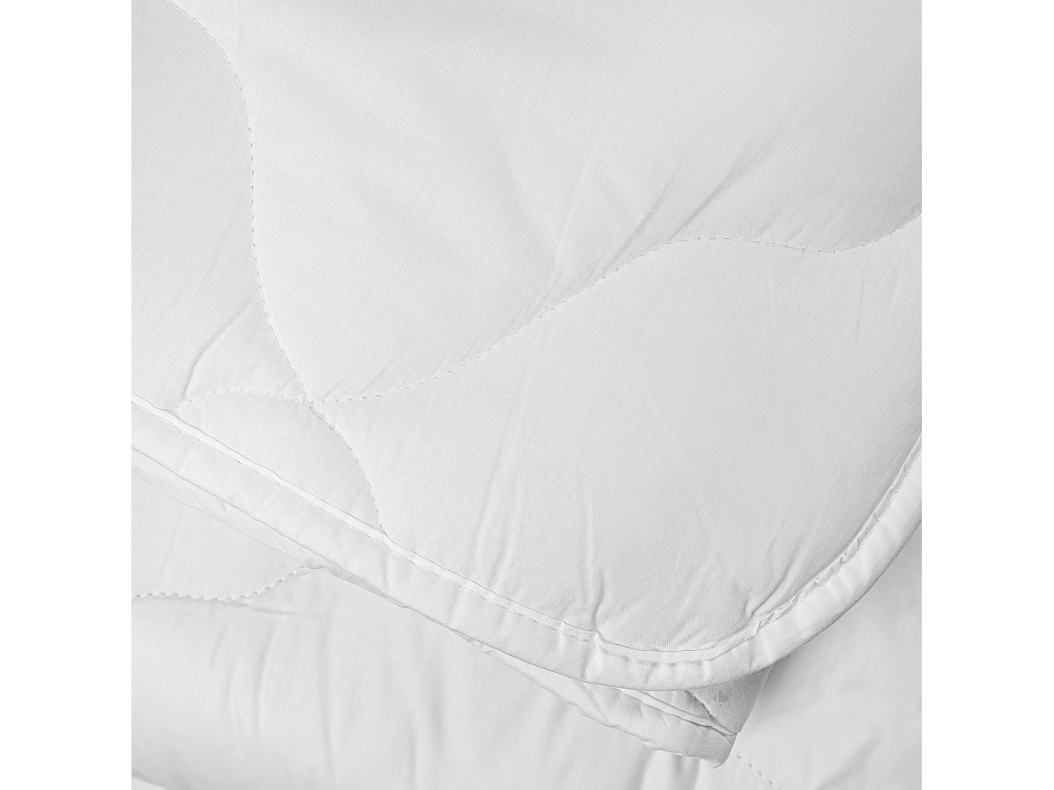 Couette tempérée 260x240 cm CELESTE garnissage fibre polyester 350 g/m2